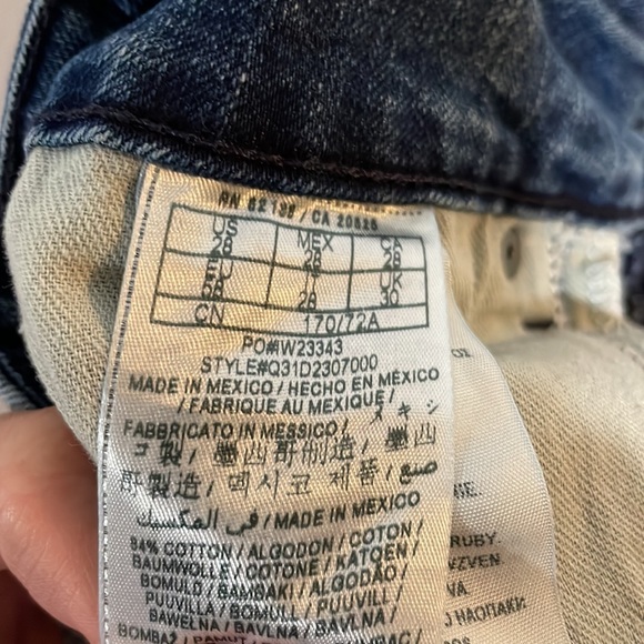 Guess shorts size 28 - Picture 4 of 4